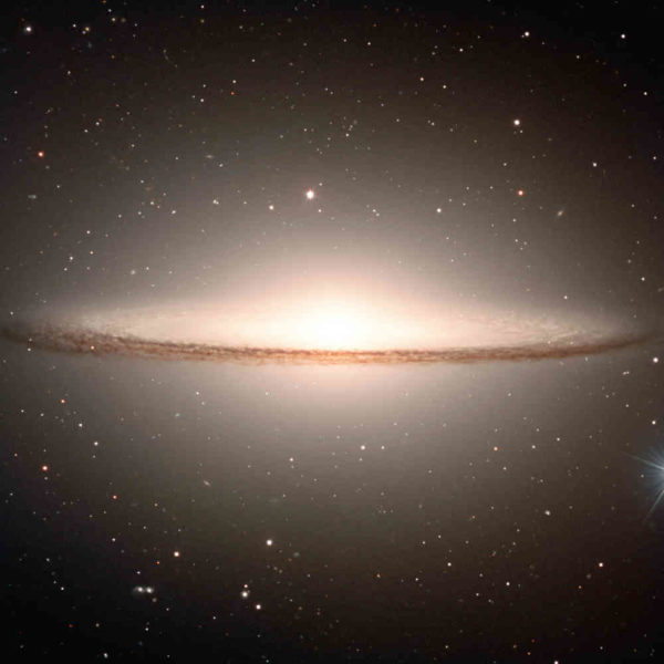 La galassia Sombrero - Messier 104